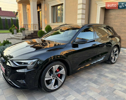 Черный Ауди Q8 e-tron, объемом двигателя 0 л и пробегом 31 тыс. км за 57900 $, фото 41 на Automoto.ua