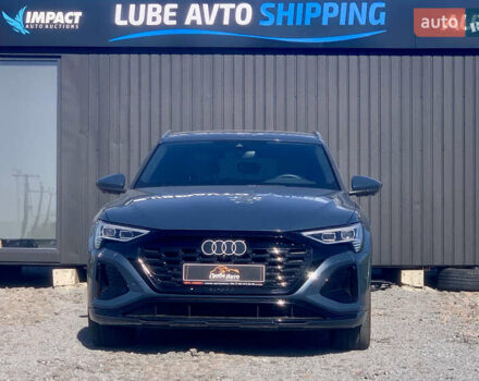 Чорний Ауді Q8 e-tron, об'ємом двигуна 0 л та пробігом 3 тис. км за 55000 $, фото 2 на Automoto.ua