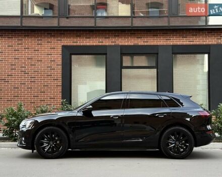Чорний Ауді Q8 e-tron, об'ємом двигуна 0 л та пробігом 22 тис. км за 50999 $, фото 11 на Automoto.ua