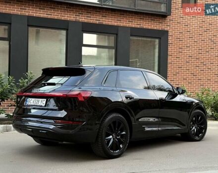 Чорний Ауді Q8 e-tron, об'ємом двигуна 0 л та пробігом 22 тис. км за 50999 $, фото 8 на Automoto.ua