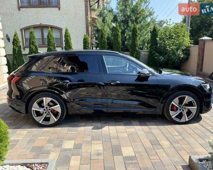 Черный Ауди Q8 e-tron, объемом двигателя 0 л и пробегом 31 тыс. км за 57900 $, фото 11 на Automoto.ua