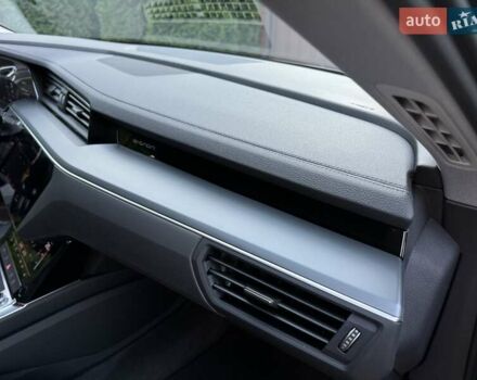 Черный Ауди Q8 e-tron, объемом двигателя 0 л и пробегом 20 тыс. км за 49999 $, фото 48 на Automoto.ua