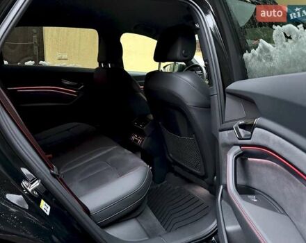 Черный Ауди Q8 e-tron, объемом двигателя 0 л и пробегом 32 тыс. км за 56700 $, фото 36 на Automoto.ua