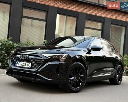 Чорний Ауді Q8 e-tron, об'ємом двигуна 0 л та пробігом 22 тис. км за 50999 $, фото 3 на Automoto.ua