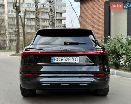 Чорний Ауді Q8 e-tron, об'ємом двигуна 0 л та пробігом 22 тис. км за 50999 $, фото 6 на Automoto.ua