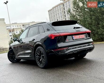 Черный Ауди Q8 e-tron, объемом двигателя 0 л и пробегом 32 тыс. км за 56700 $, фото 12 на Automoto.ua