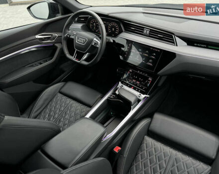 Ауді Q8 e-tron 2023 у Мукачеве на Automoto.ua Чорний Ауді Q8 e-tron, об'ємом двигуна 0 л та пробігом 38 тис. км за 64500 $, фото 10 на Automoto.ua