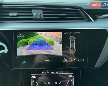 Черный Ауди Q8 e-tron, объемом двигателя 0 л и пробегом 20 тыс. км за 49999 $, фото 38 на Automoto.ua