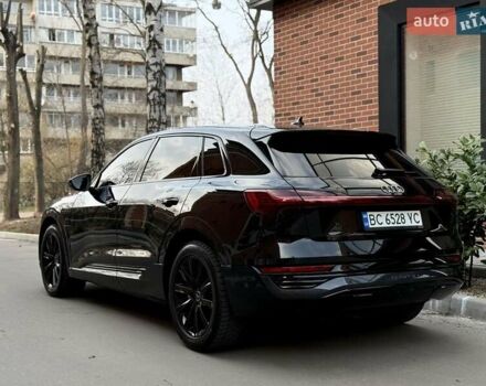 Чорний Ауді Q8 e-tron, об'ємом двигуна 0 л та пробігом 22 тис. км за 50999 $, фото 10 на Automoto.ua