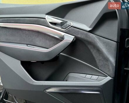 Черный Ауди Q8 e-tron, объемом двигателя 0 л и пробегом 32 тыс. км за 56700 $, фото 18 на Automoto.ua
