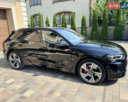 Черный Ауди Q8 e-tron, объемом двигателя 0 л и пробегом 31 тыс. км за 57900 $, фото 12 на Automoto.ua