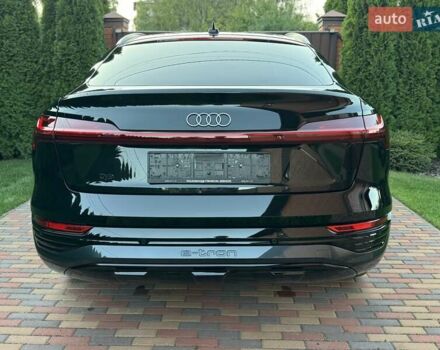 Черный Ауди Q8 e-tron, объемом двигателя 0 л и пробегом 20 тыс. км за 49999 $, фото 18 на Automoto.ua
