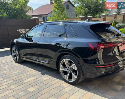 Черный Ауди Q8 e-tron, объемом двигателя 0 л и пробегом 31 тыс. км за 57900 $, фото 25 на Automoto.ua