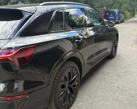 Черный Ауди Q8 e-tron, объемом двигателя 0 л и пробегом 35 тыс. км за 70000 $, фото 2 на Automoto.ua