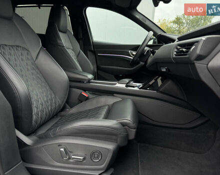 Ауді Q8 e-tron 2023 у Мукачеве на Automoto.ua Чорний Ауді Q8 e-tron, об'ємом двигуна 0 л та пробігом 38 тис. км за 64500 $, фото 45 на Automoto.ua