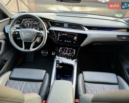 Черный Ауди Q8 e-tron, объемом двигателя 0 л и пробегом 31 тыс. км за 57900 $, фото 109 на Automoto.ua