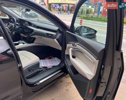 Чорний Ауді Q8 e-tron, об'ємом двигуна 0 л та пробігом 1 тис. км за 69900 $, фото 44 на Automoto.ua