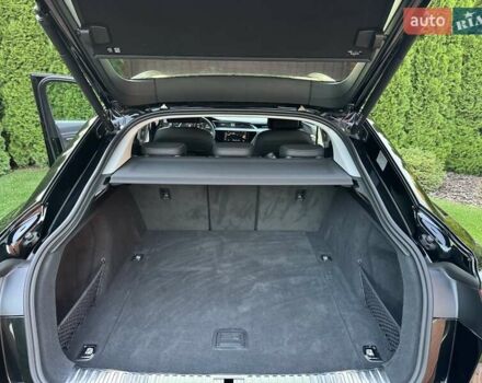 Черный Ауди Q8 e-tron, объемом двигателя 0 л и пробегом 20 тыс. км за 49999 $, фото 57 на Automoto.ua