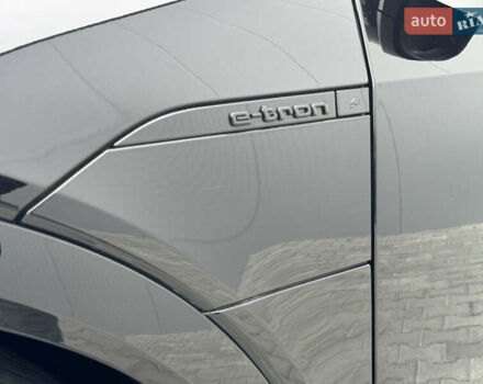 Ауді Q8 e-tron 2023 у Мукачеве на Automoto.ua Чорний Ауді Q8 e-tron, об'ємом двигуна 0 л та пробігом 38 тис. км за 64500 $, фото 36 на Automoto.ua