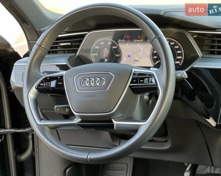 Черный Ауди Q8 e-tron, объемом двигателя 0 л и пробегом 35 тыс. км за 52950 $, фото 39 на Automoto.ua