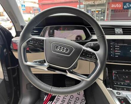 Чорний Ауді Q8 e-tron, об'ємом двигуна 0 л та пробігом 1 тис. км за 69900 $, фото 41 на Automoto.ua