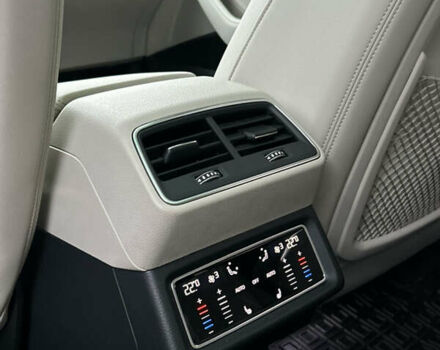 Чорний Ауді Q8 e-tron, об'ємом двигуна 0 л та пробігом 49 тис. км за 44200 $, фото 20 на Automoto.ua