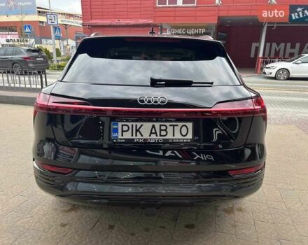 Чорний Ауді Q8 e-tron, об'ємом двигуна 0 л та пробігом 1 тис. км за 69900 $, фото 7 на Automoto.ua