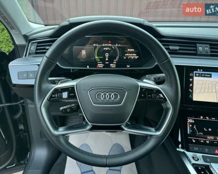 Черный Ауди Q8 e-tron, объемом двигателя 0 л и пробегом 20 тыс. км за 49999 $, фото 28 на Automoto.ua