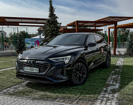 Черный Ауди Q8 e-tron, объемом двигателя 0 л и пробегом 66 тыс. км за 65000 $, фото 2 на Automoto.ua