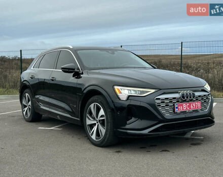 Чорний Ауді Q8 e-tron, об'ємом двигуна 0 л та пробігом 49 тис. км за 44200 $, фото 11 на Automoto.ua