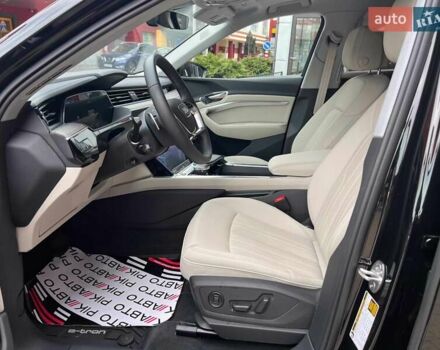 Чорний Ауді Q8 e-tron, об'ємом двигуна 0 л та пробігом 1 тис. км за 69900 $, фото 17 на Automoto.ua