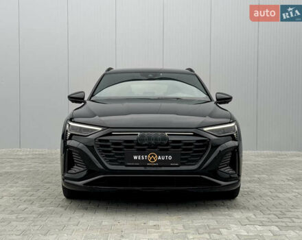 Ауді Q8 e-tron 2023 у Мукачеве на Automoto.ua Чорний Ауді Q8 e-tron, об'ємом двигуна 0 л та пробігом 38 тис. км за 64500 $, фото 2 на Automoto.ua