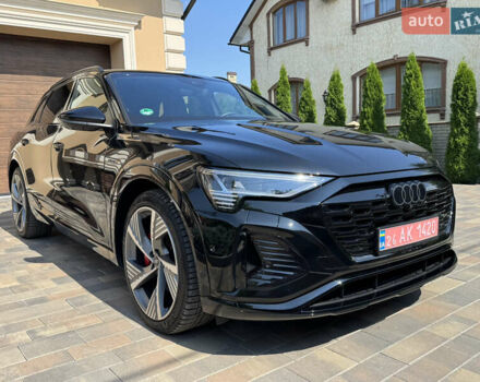 Черный Ауди Q8 e-tron, объемом двигателя 0 л и пробегом 31 тыс. км за 57900 $, фото 33 на Automoto.ua