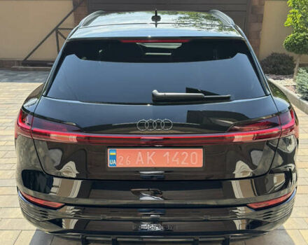 Черный Ауди Q8 e-tron, объемом двигателя 0 л и пробегом 31 тыс. км за 57900 $, фото 27 на Automoto.ua