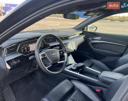 Черный Ауди Q8 e-tron, объемом двигателя 0 л и пробегом 35 тыс. км за 52950 $, фото 32 на Automoto.ua