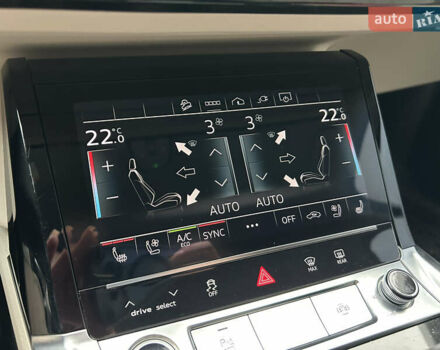 Чорний Ауді Q8 e-tron, об'ємом двигуна 0 л та пробігом 49 тис. км за 44200 $, фото 16 на Automoto.ua