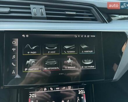 Черный Ауди Q8 e-tron, объемом двигателя 0 л и пробегом 20 тыс. км за 49999 $, фото 40 на Automoto.ua