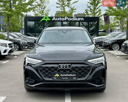 Черный Ауди Q8 e-tron, объемом двигателя 0.11 л и пробегом 12 тыс. км за 57000 $, фото 6 на Automoto.ua