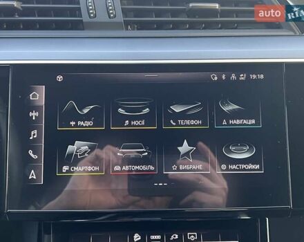 Черный Ауди Q8 e-tron, объемом двигателя 0 л и пробегом 35 тыс. км за 52950 $, фото 46 на Automoto.ua