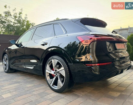 Черный Ауди Q8 e-tron, объемом двигателя 0 л и пробегом 31 тыс. км за 57900 $, фото 55 на Automoto.ua