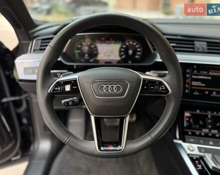 Чорний Ауді Q8 e-tron, об'ємом двигуна 0 л та пробігом 22 тис. км за 50999 $, фото 16 на Automoto.ua