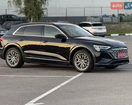 Черный Ауди Q8 e-tron, объемом двигателя 0 л и пробегом 35 тыс. км за 52950 $, фото 14 на Automoto.ua
