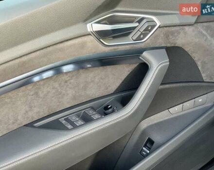 Черный Ауди Q8 e-tron, объемом двигателя 0 л и пробегом 35 тыс. км за 52950 $, фото 29 на Automoto.ua