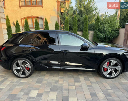Черный Ауди Q8 e-tron, объемом двигателя 0 л и пробегом 31 тыс. км за 57900 $, фото 49 на Automoto.ua