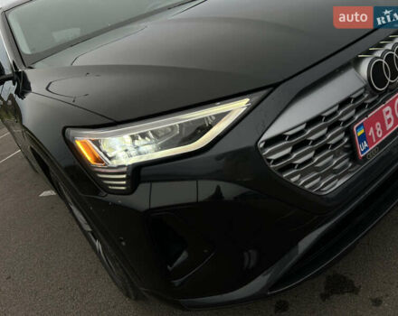 Чорний Ауді Q8 e-tron, об'ємом двигуна 0 л та пробігом 49 тис. км за 44200 $, фото 12 на Automoto.ua