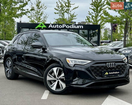 Черный Ауди Q8 e-tron, объемом двигателя 0.11 л и пробегом 12 тыс. км за 57000 $, фото 3 на Automoto.ua