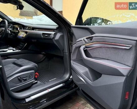 Черный Ауди Q8 e-tron, объемом двигателя 0 л и пробегом 32 тыс. км за 56700 $, фото 30 на Automoto.ua