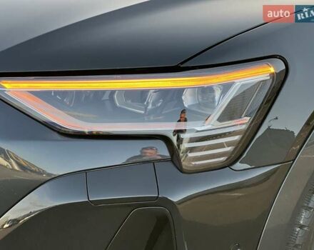 Черный Ауди Q8 e-tron, объемом двигателя 0 л и пробегом 35 тыс. км за 52950 $, фото 23 на Automoto.ua