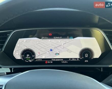 Черный Ауди Q8 e-tron, объемом двигателя 0 л и пробегом 35 тыс. км за 52950 $, фото 45 на Automoto.ua