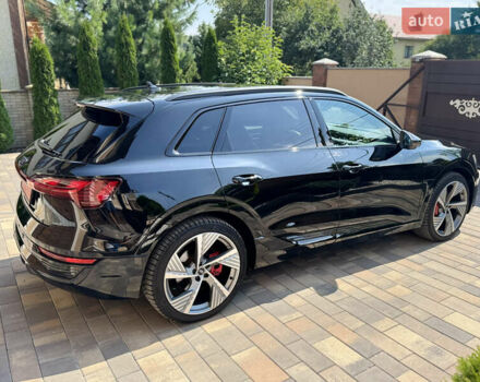 Черный Ауди Q8 e-tron, объемом двигателя 0 л и пробегом 31 тыс. км за 57900 $, фото 10 на Automoto.ua